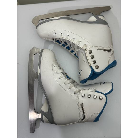 Jackson Ultima Shoes - Jackson Ultima SoftSkate figure ice skates Women's Size 5